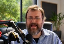 Photo of Основатель Cardano Чарльз Хоскинсон выразил поддержку бычьему рынку и дал сигнал о раздаче токенов ADA держателям!