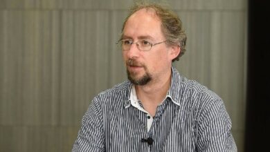 Photo of Адам Бэк считает самосуверенитет биткоина большей ценностью, чем демократия