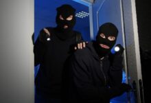 Photo of Вооруженные злоумышленники связали супружескую пару из Алеса и потребовали криптовалюту; подозреваемые до сих пор на свободе