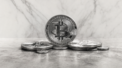Photo of Bitcoin после ликвидаций на $19 млрд: чему рынок научился за год после flash crash